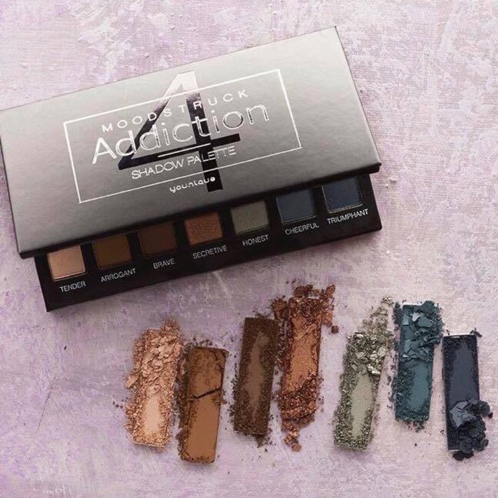 Younique Addiction Eyeshadow Palette 4